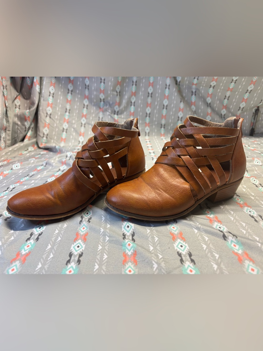🌀Brown Leather Crisscross Ankle Booties - Picture 2 of 7